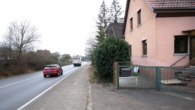 Einfamilienhaus mit großem Garten, 2 Garagen, Carport - sofort frei! - Bild