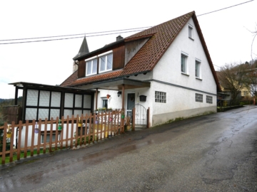 Gepflegtes Haus mit Garten und Garage – sofort frei!, 71579 Spiegelberg, Einfamilienhaus